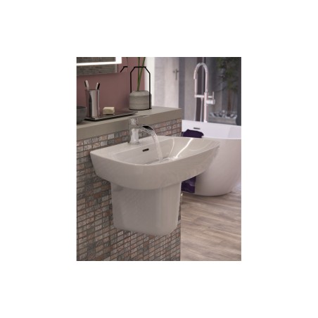 Avilla Close Coupled WC & Soft Close Seat | Toilet Seats | B